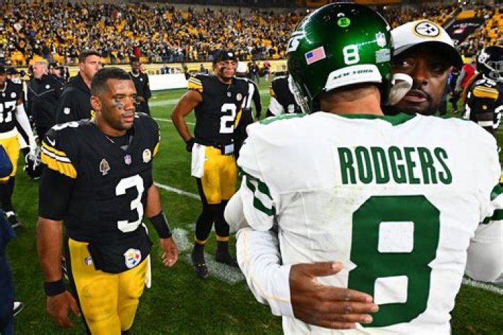 
Aaron Rodgers Talks Family Issues And Reunion Could Be In The Cards 