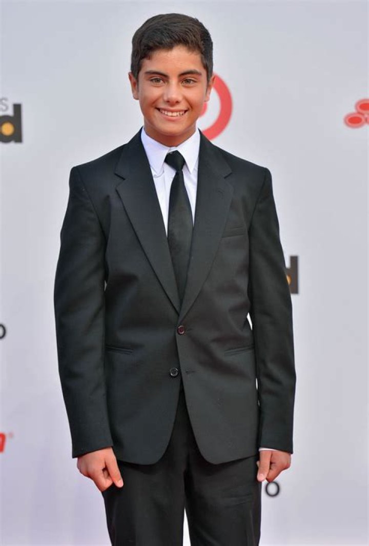 
Emilio Lawrence Height, Weight, Net Worth, Age, Birthday, Wikipedia, Who, Instagram, Biography 