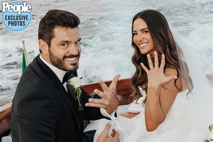 Is Andi Dorfman Married? Her Wiki, Age, Partner, Husband and Net worth