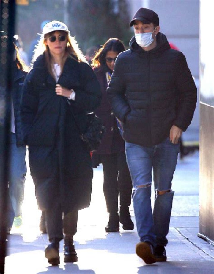 
Robert Pattinson and Girlfriend Suki Waterhouse Go for Stroll in New York City 