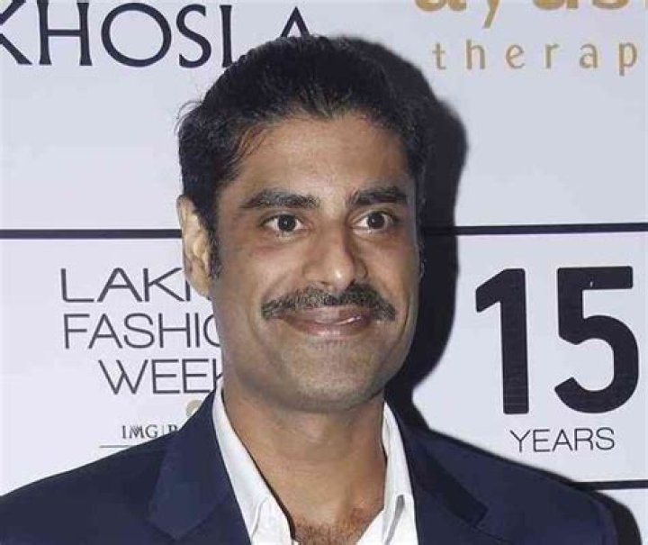 
Sikandar Kher Height, Weight, Net Worth, Age, Birthday, Wikipedia, Who, Nationality, Biography 