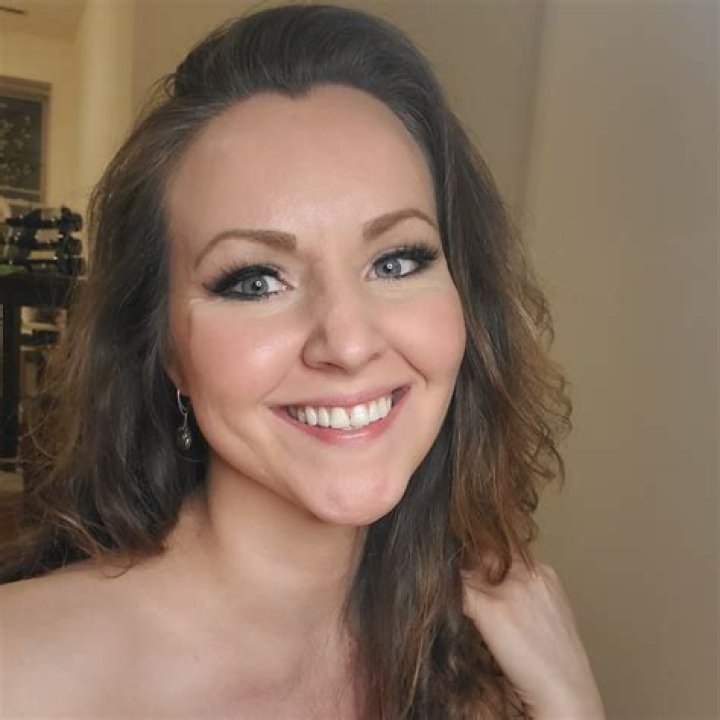 
Violette Height, Weight, Net Worth, Age, Birthday, Wikipedia, Who, Nationality, Biography 